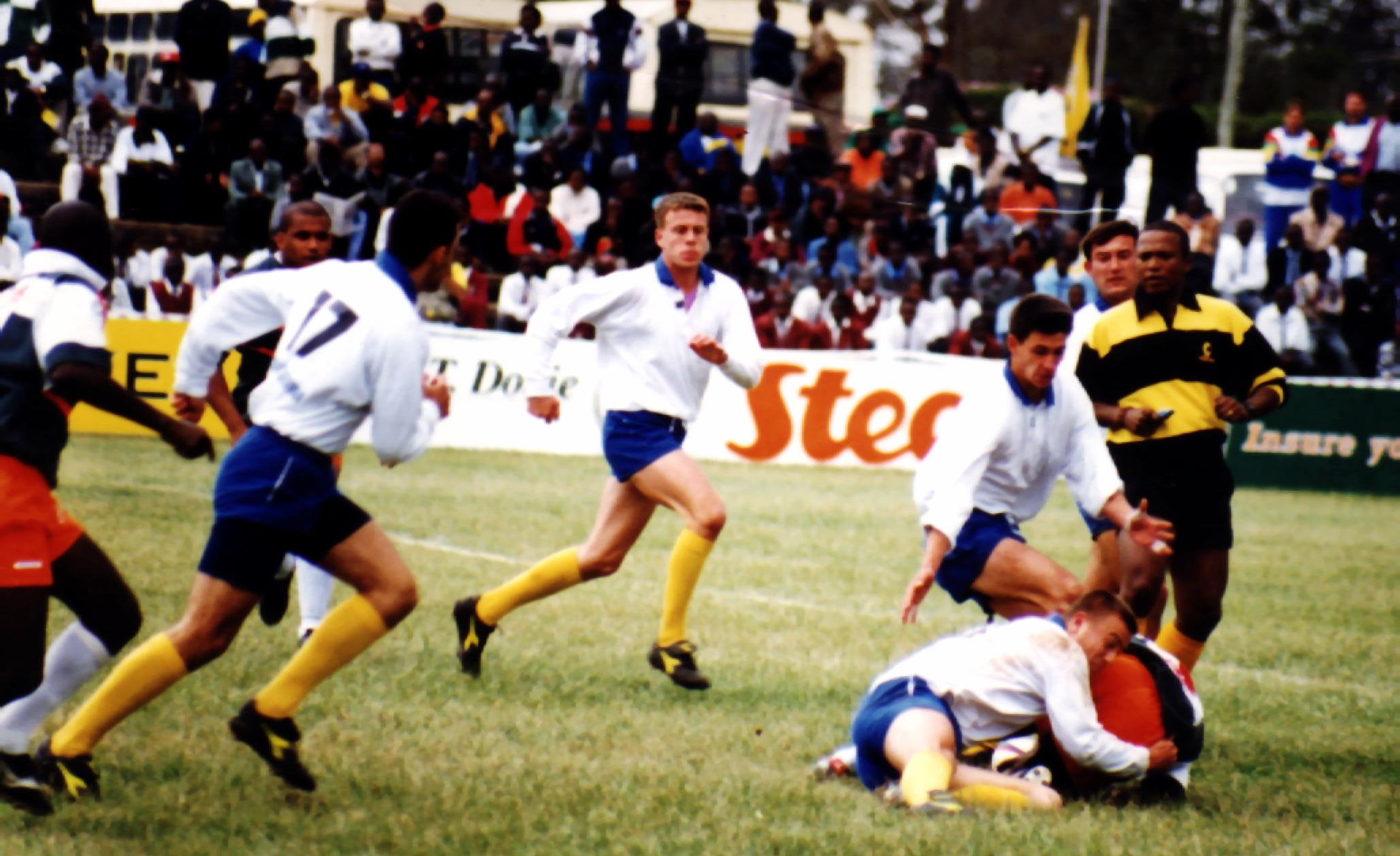 Mudiwa Mundawarara in action in Nairobi, 1995 / © Mudiwa Mundawarara